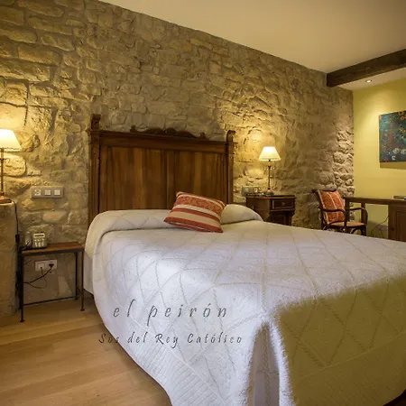 El Peiron فندق