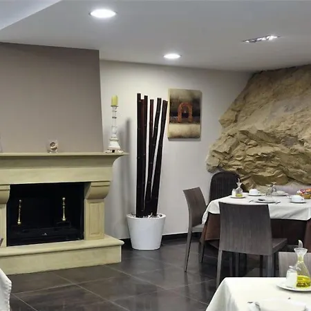 فندق El Peiron 3*
